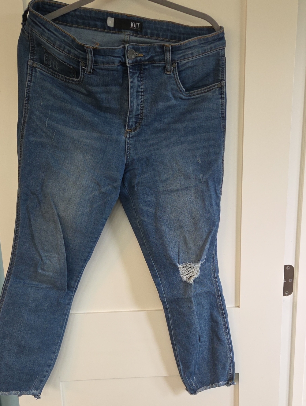 Kut from the Kloth Women's Medium Blue Distressed Ankle Skinny Jeans